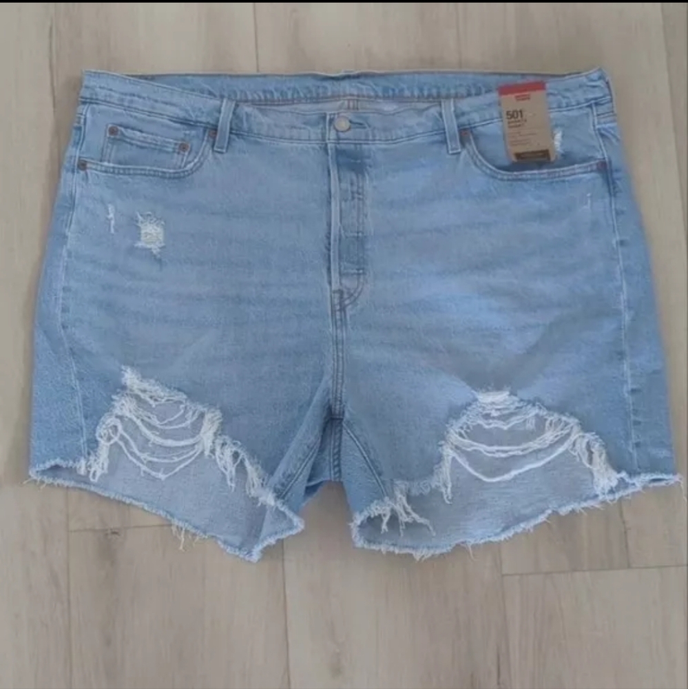 LEVI'S | Women's Light Wash 501 High  Rise Distressed Short Shorts